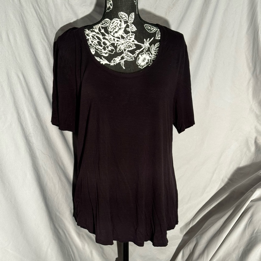 Maurice’s scoop neck tee